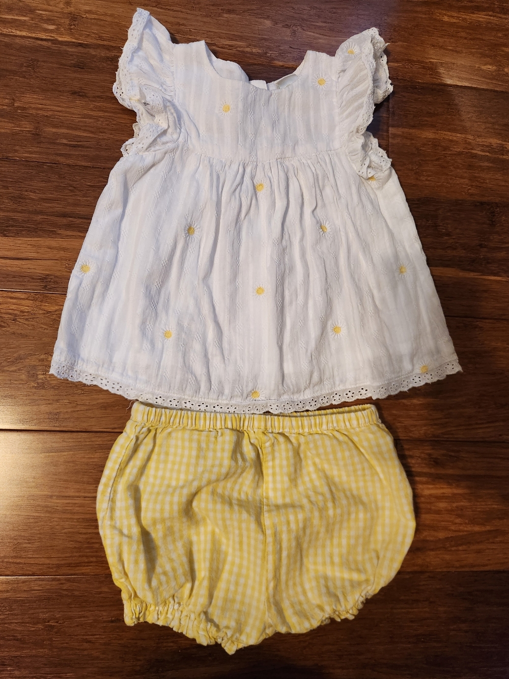 Little Me Baby Girl White Ruffle Top Embroidered Daisies And Bloomers, 12 Months